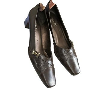 Vaneli Dark Brown‎ Textured Heels 7.5